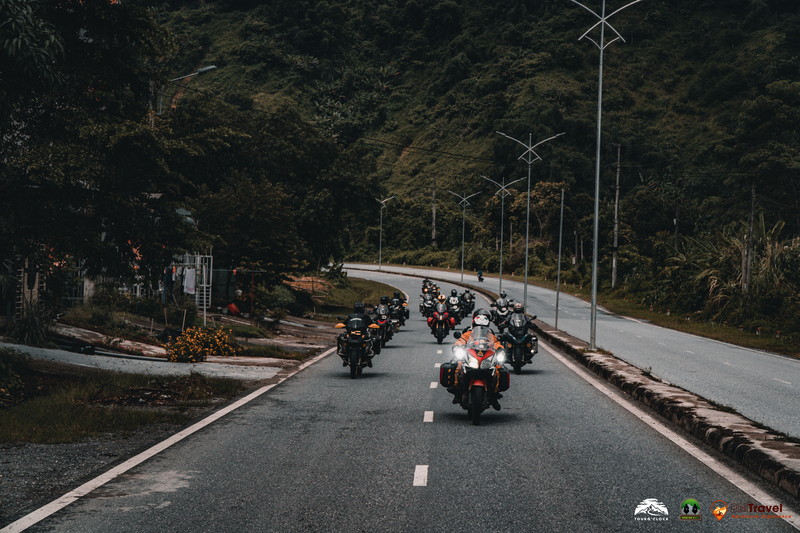 Tour Sobre La Cultura Única Del Norte De Vietnam En Moto BMW – 12 Días