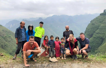 Tour trekking a Ha Giang en las montañas rocosas – 7 días