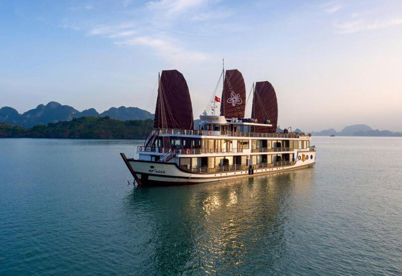 ¿deberia unirme a un crucero por la bahia de ha long